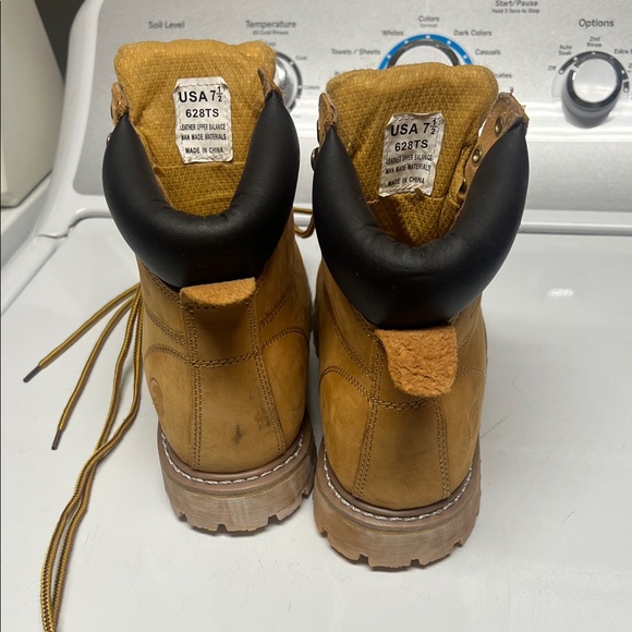 Tan Lace-Up Boots Like Timberland - Picture 5 of 6